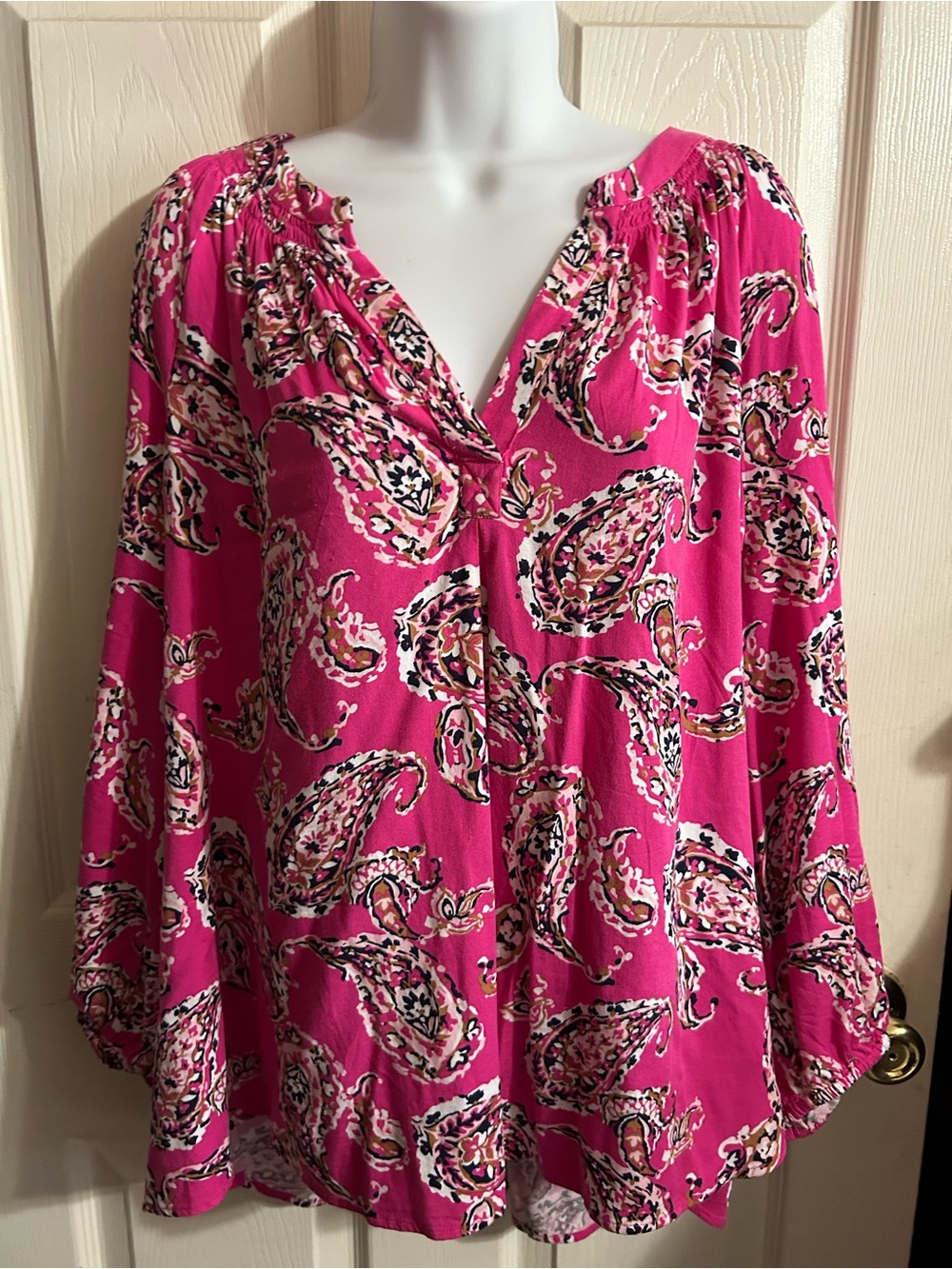 💚3/&25 Crown & Ivy XXL Womens Pink Paisley V-Neck Blouse